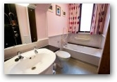 Bathroom  &raquo; Click to zoom ->
